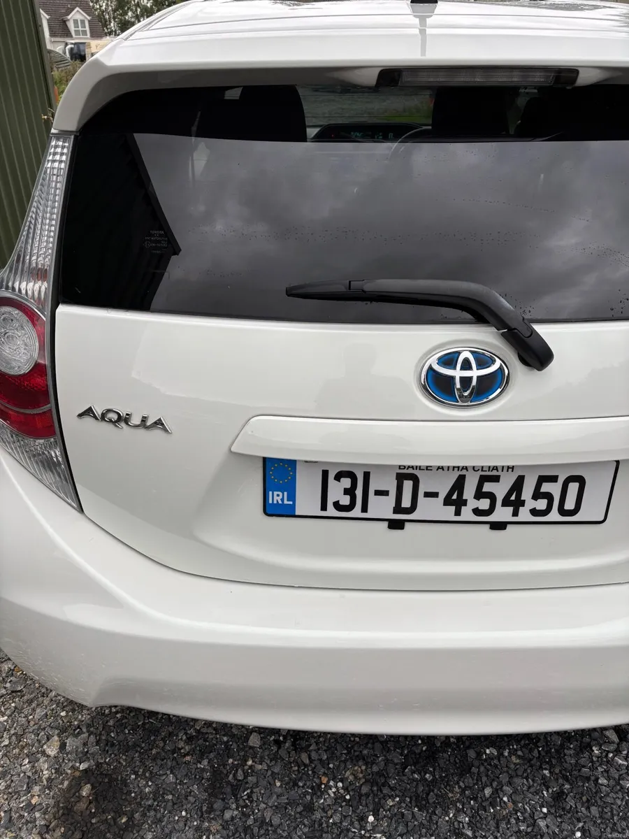 Toyota Aqua 2013 - Image 2