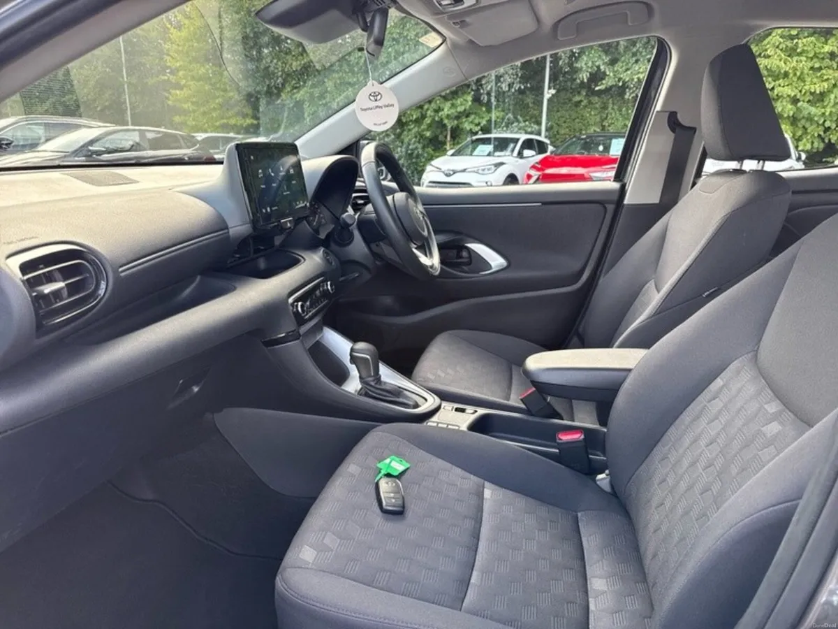 Toyota Yaris Yaris Hybrid 115 Luna - Image 6