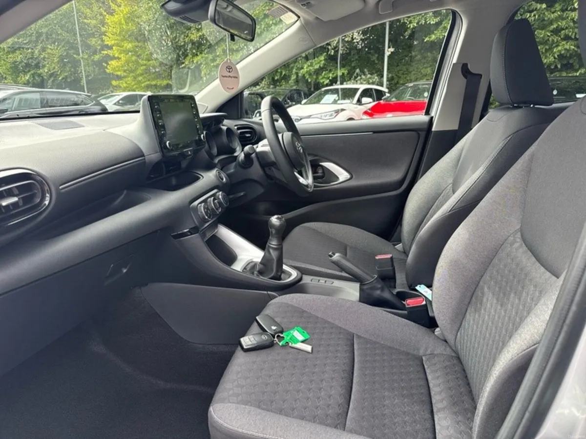 Toyota Yaris YARIS 1.0 LUNA SPORT - Image 6