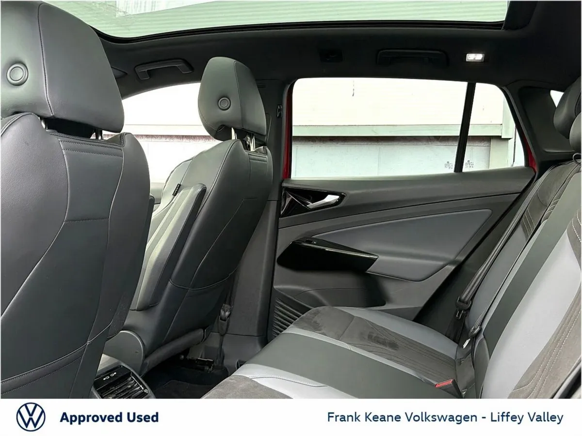 Volkswagen ID.4 52KWH STYLE 148HP *KINGS RED METAL - Image 5
