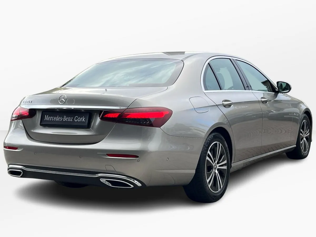 Mercedes-Benz E-Class E 220D Avantgarde Line Saloo - Image 3