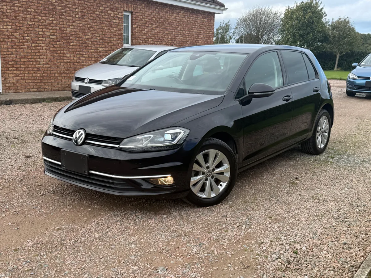 172 Volkswagen Golf Comfortline Low km - Image 2