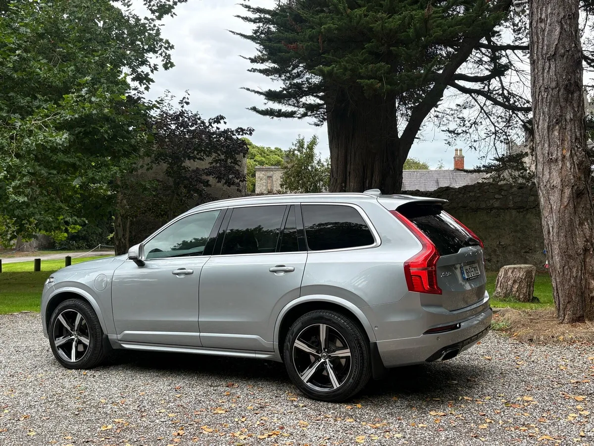 2016 Volvo XC90 T8 R-Design - Image 2