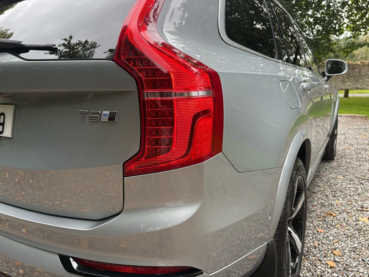 2016 Volvo XC90 T8 R-Design - Image 4