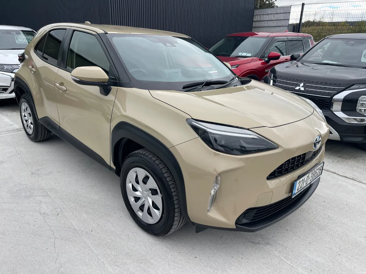2022 Toyota Yaris Cross Hybrid 1.5 Automatic 5dr - Image 3