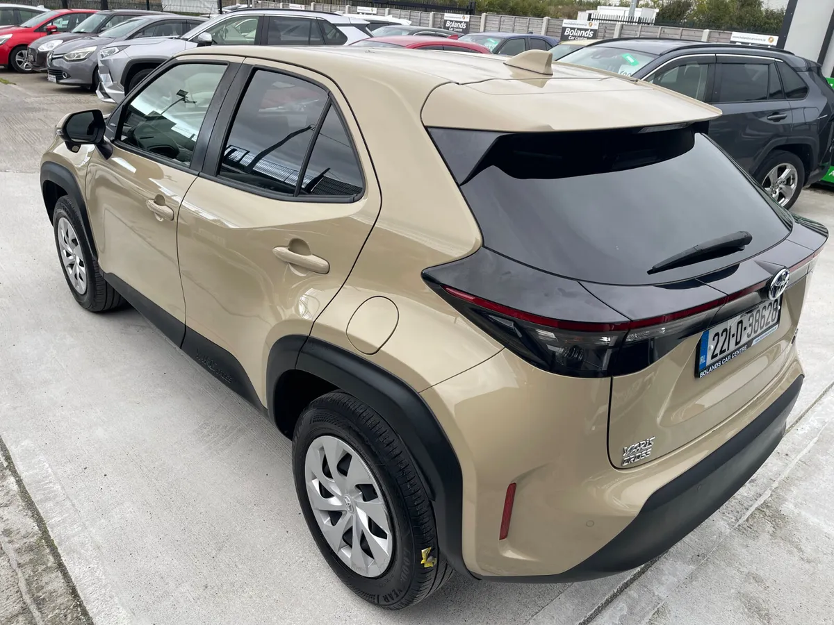 2022 Toyota Yaris Cross Hybrid 1.5 Automatic 5dr - Image 5