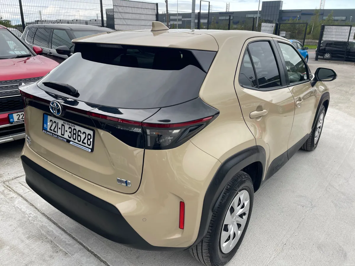 2022 Toyota Yaris Cross Hybrid 1.5 Automatic 5dr - Image 6
