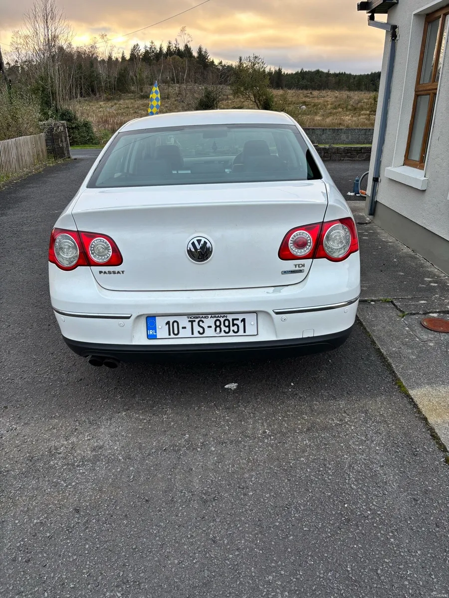 Volkswagen Passat - Image 5