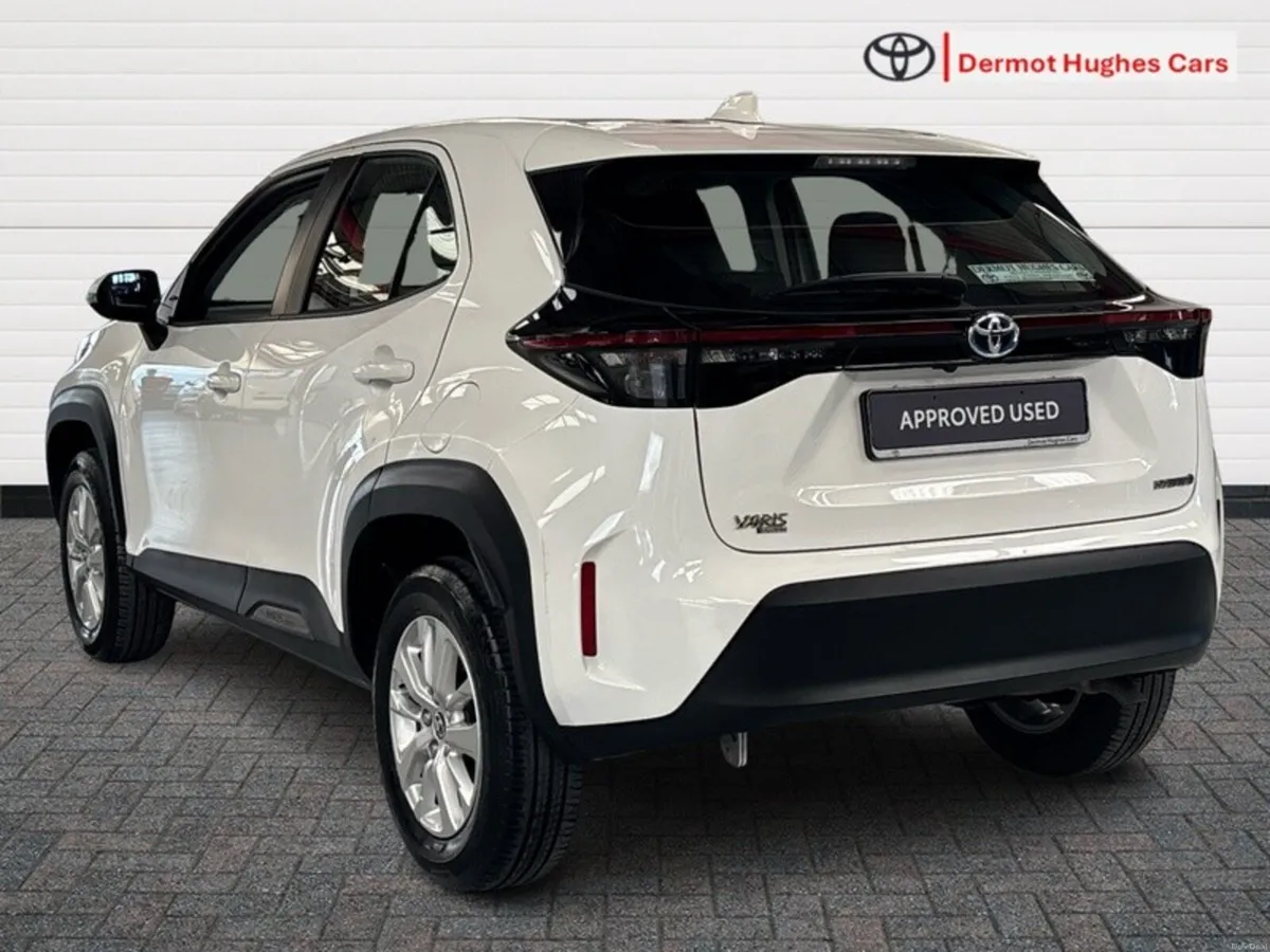 Toyota Yaris Cross LUNA HYBRID AUTO - Image 2