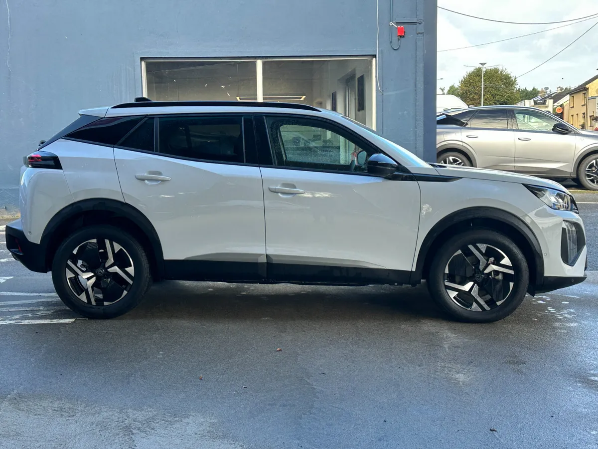 Peugeot 2008 HYBRID 145BHP e-DCS6 Allure - Image 2