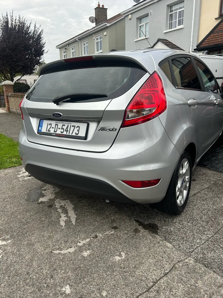 Ford fiesta ARGENTO - Image 2