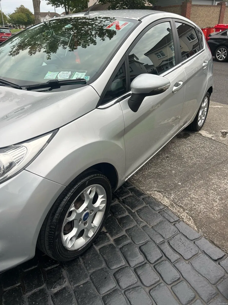 Ford fiesta ARGENTO - Image 5