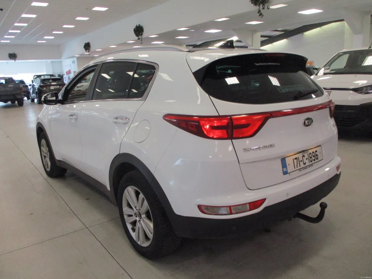 KIA SPORTAGE 1.7 DSL EX 2017-LEATHER-HEATED SEATS - Image 5