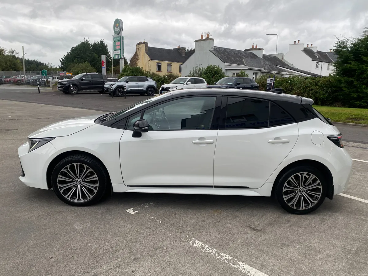 2019, Toyota Corolla Hybrid Luna Sport - Image 4