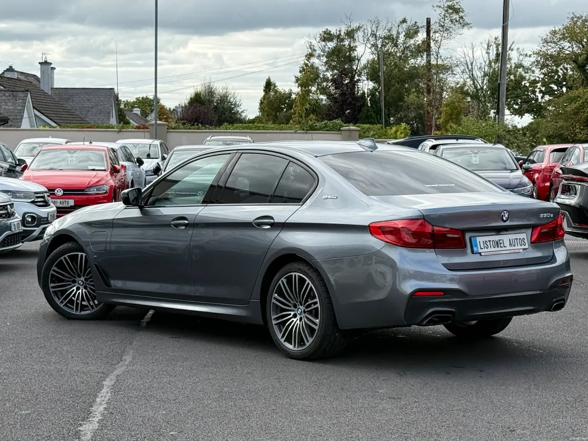 202 BMW 530E M-SPORT HYBRID 2.0 PETROL AUTOMATIC - Image 3