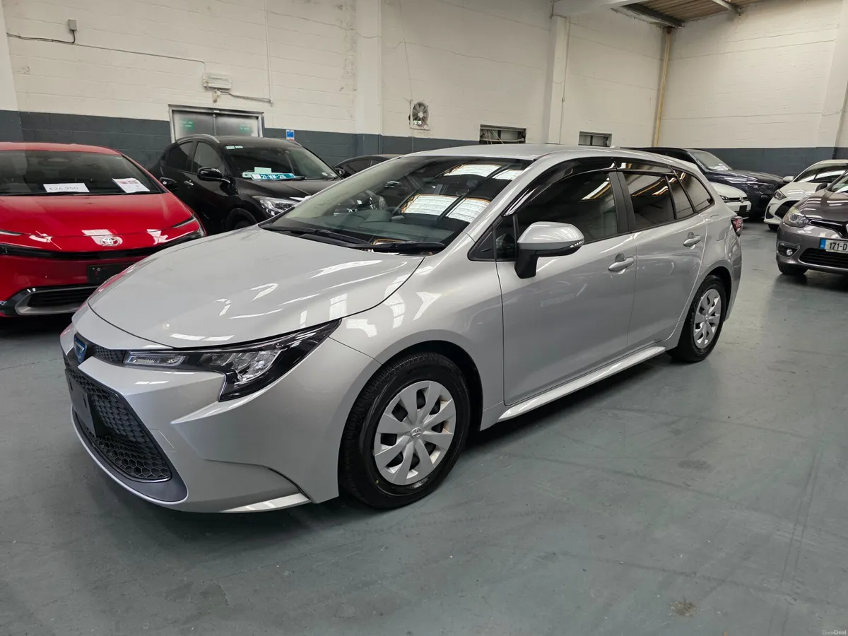 2021 Toyota Corolla Touring Hybrid - Image 3