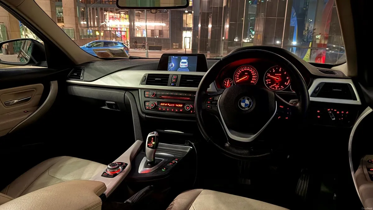 BMW 3-Series 2015 - Image 6