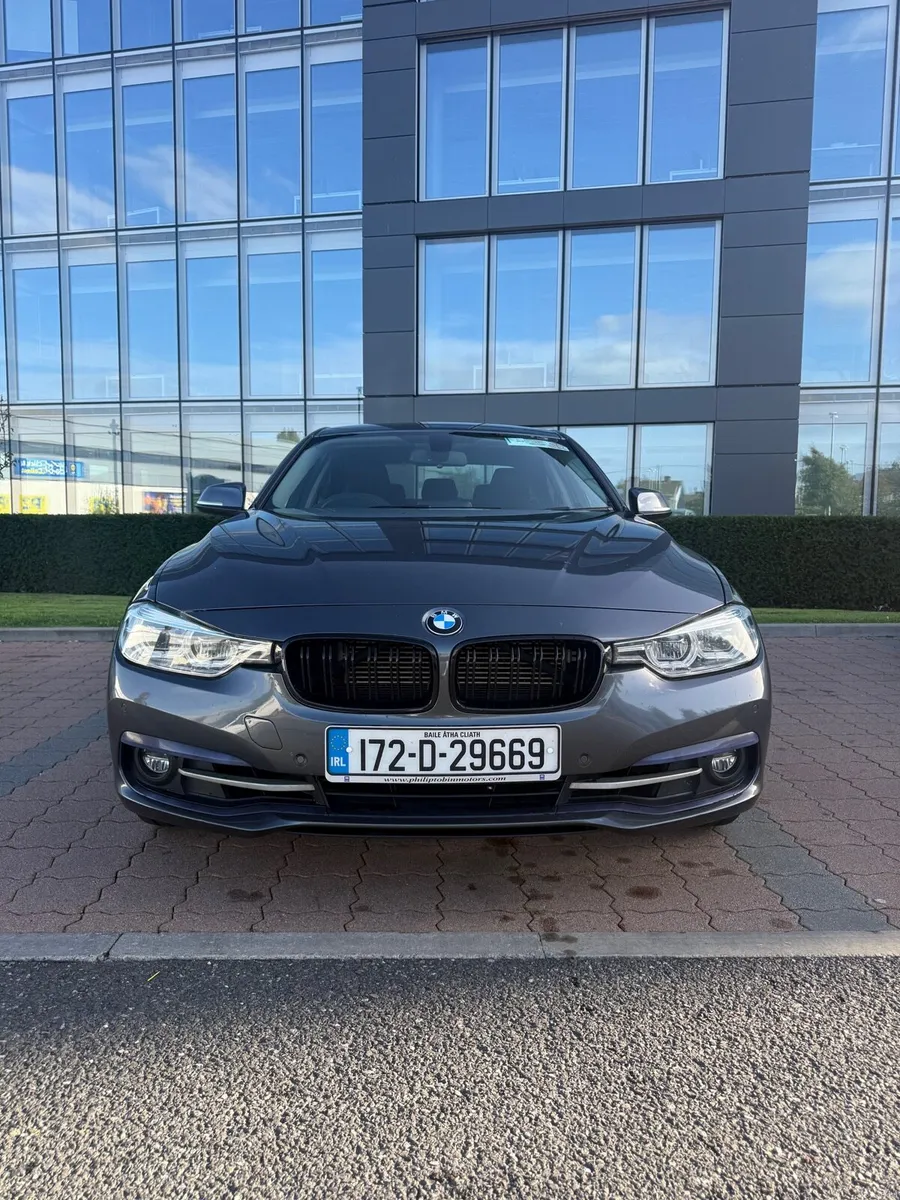 BMW 330e Sport Line Automatic Hybrid Plug in - Image 4