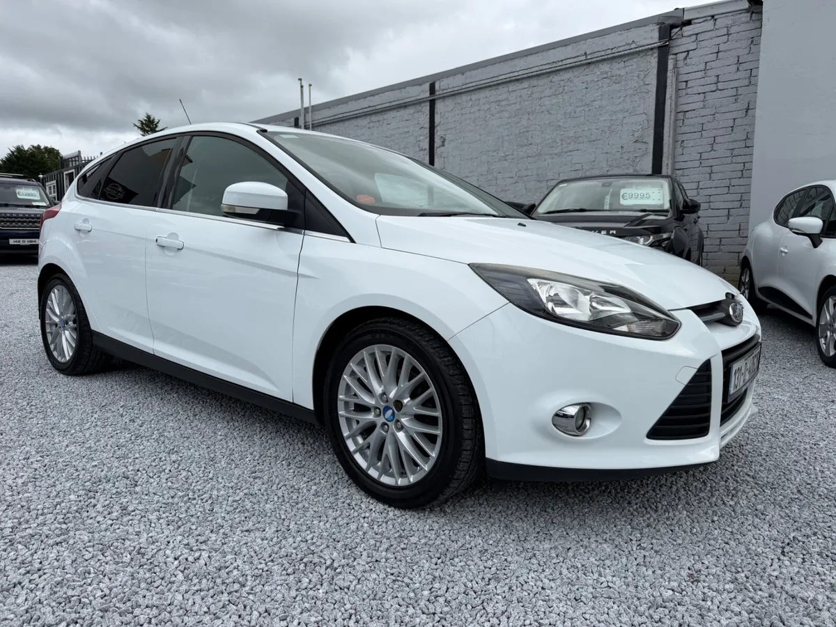 *LOW KM* 2013 (131) Ford Focus 1.0 Zetec - Image 1