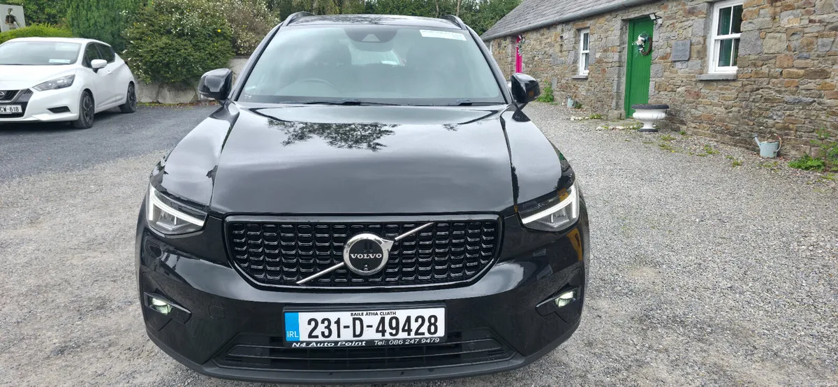 Volvo XC40 2023 T4 + DARK EDITION - Image 3