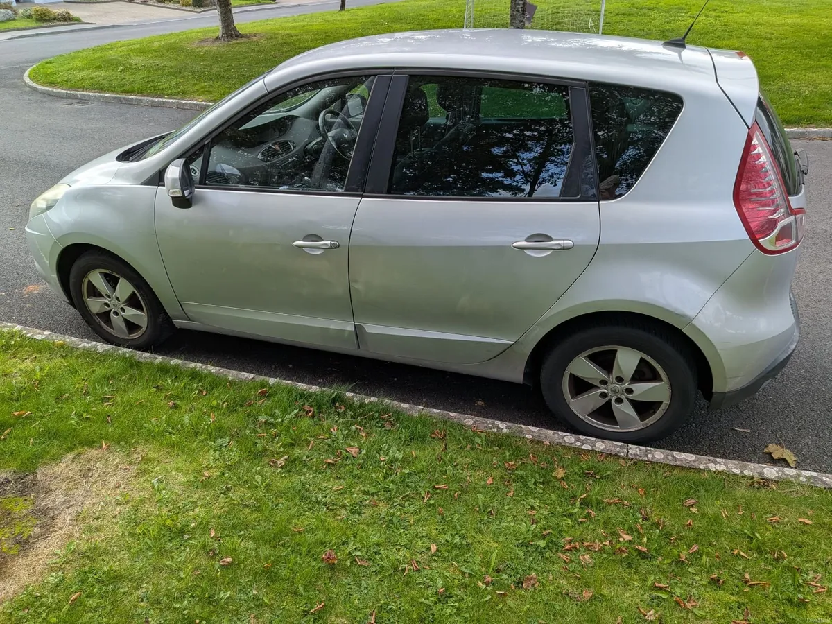 Renault Scenic 1.6 diesel Dynamique Tom Tom 2011 - Image 3