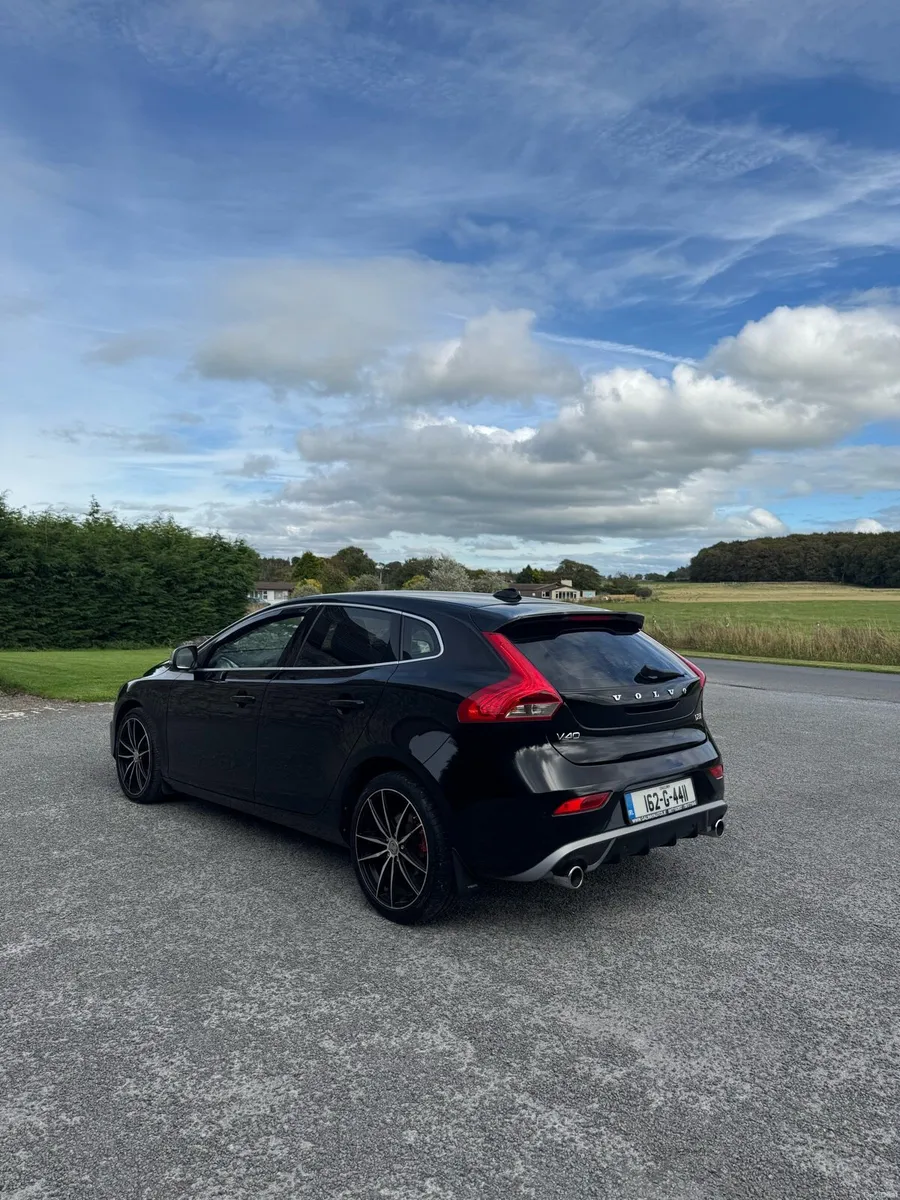 2016 Volvo V40 D3 R Design 2.0 Diesel - Image 6