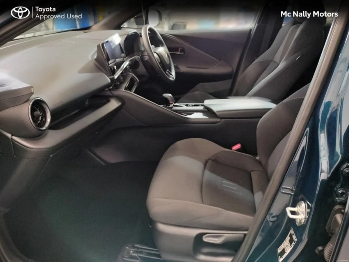Toyota C-HR HYBRID SPORT - Image 6