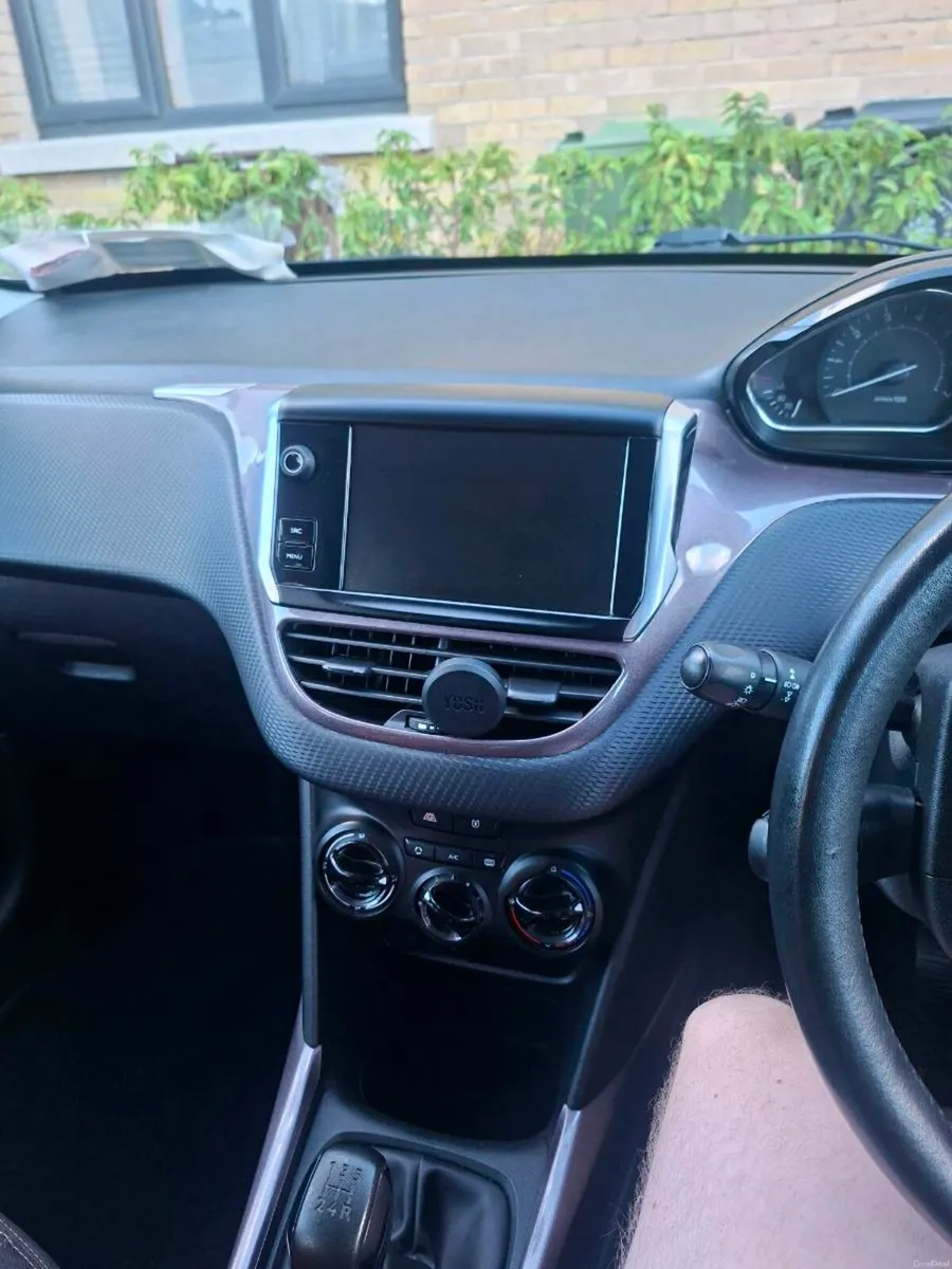2015 Peugeot 2008 1.2 Petrol - Image 6