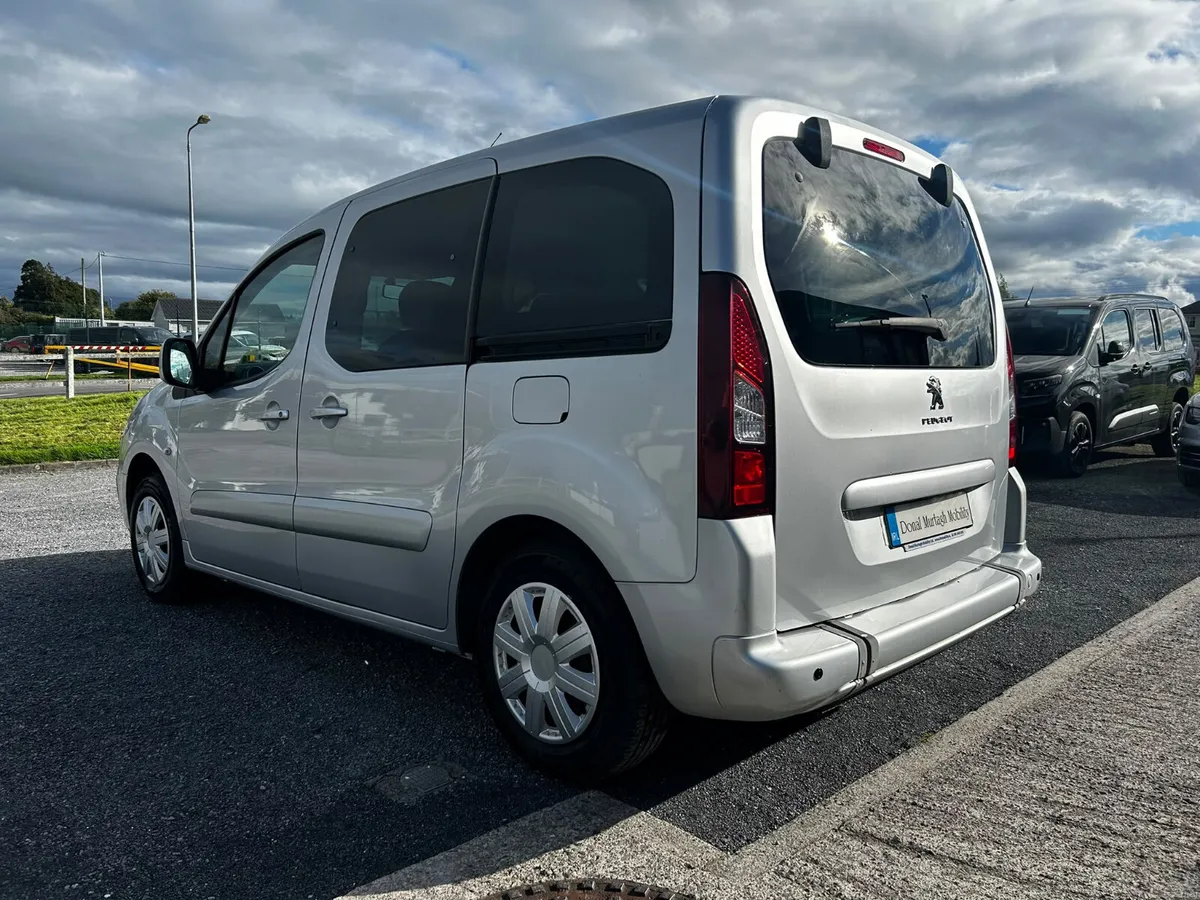 Wheelchair Car - Image 4
