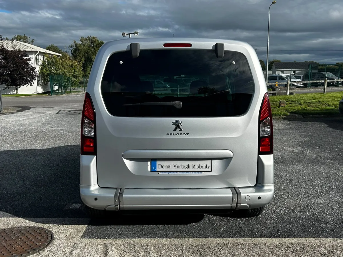 Wheelchair Car - Image 5