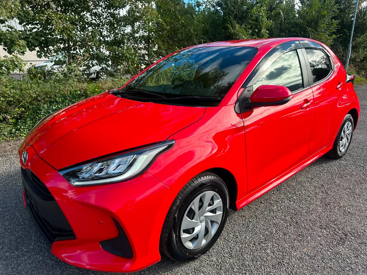 Toyota Yaris 2022 - Image 2