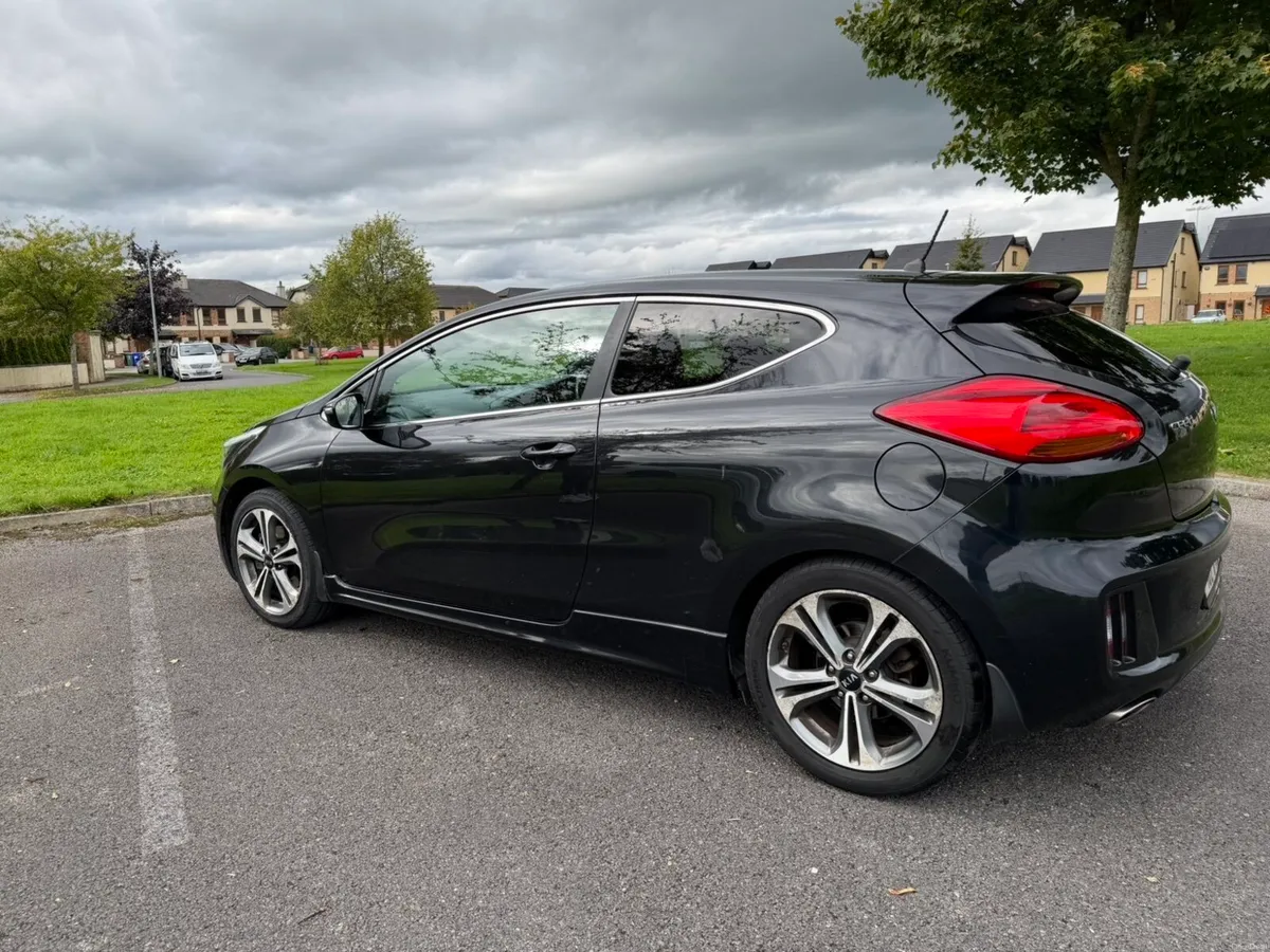 2016 Kia Proceed Gt line - Image 2