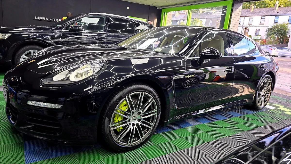 Porsche Panamera 2016  1 Year Warranty Full Servic - Image 6