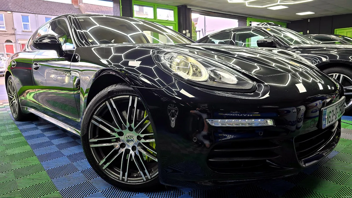 Porsche Panamera 2016  1 Year Warranty Full Servic - Image 3
