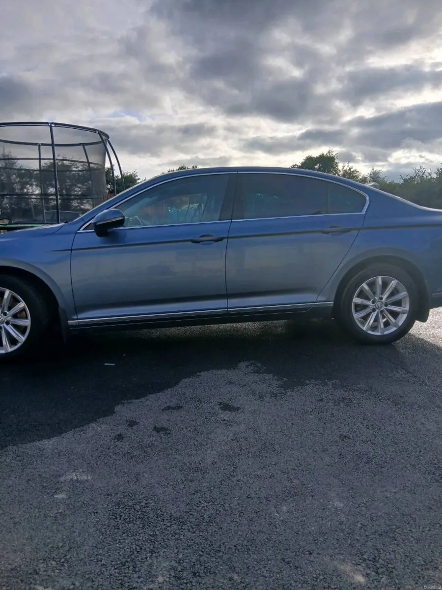 2015 Volkswagen Passat 2.0 TDI - Image 3