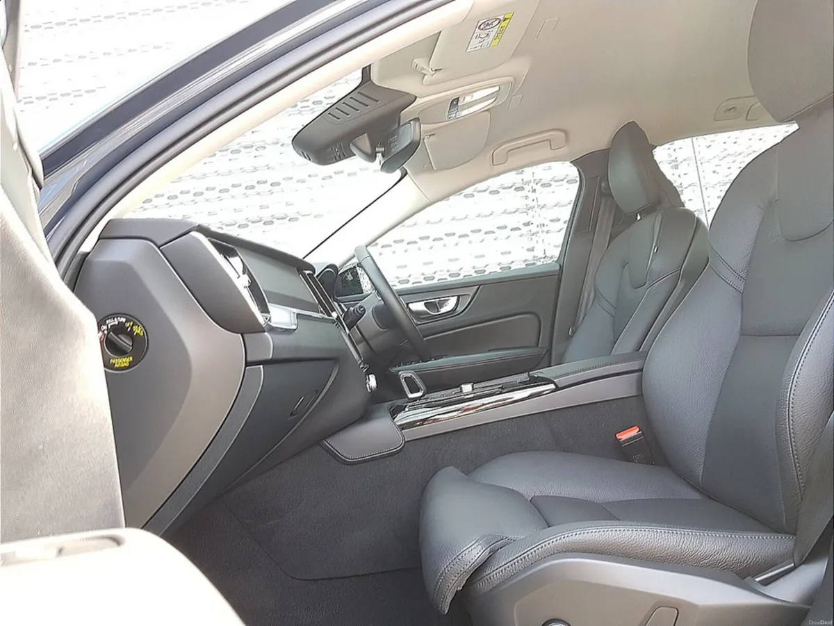 Volvo V60 2.0 T6 18.8kWh Plus Auto AWD - Image 5