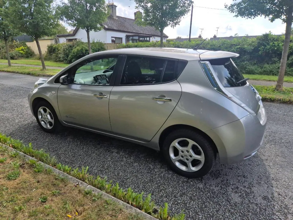 car - Image 6