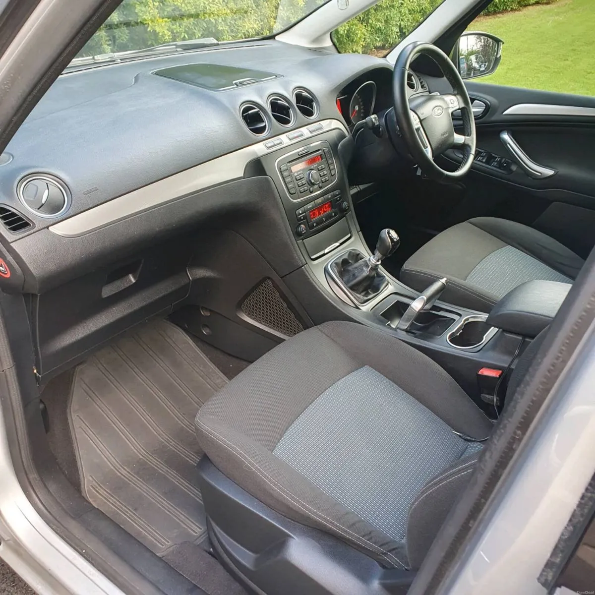 Ford Galaxy 7 seater Long NCT - Image 6