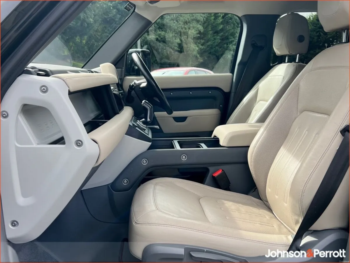 Land Rover Defender 5dr 110 2.0 Si4 PHEV S - Image 3