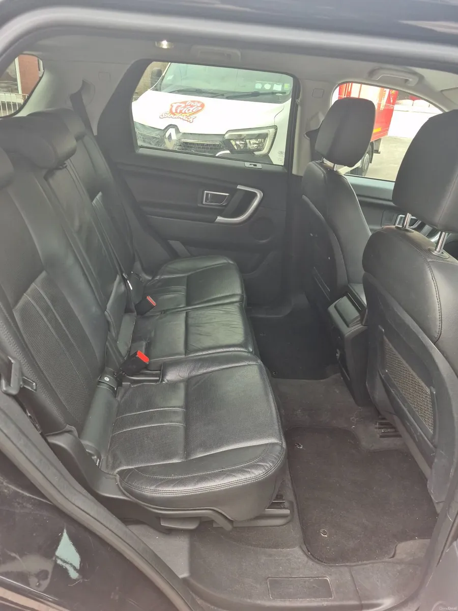Land Rover Discovery Sport 2018 - Image 2