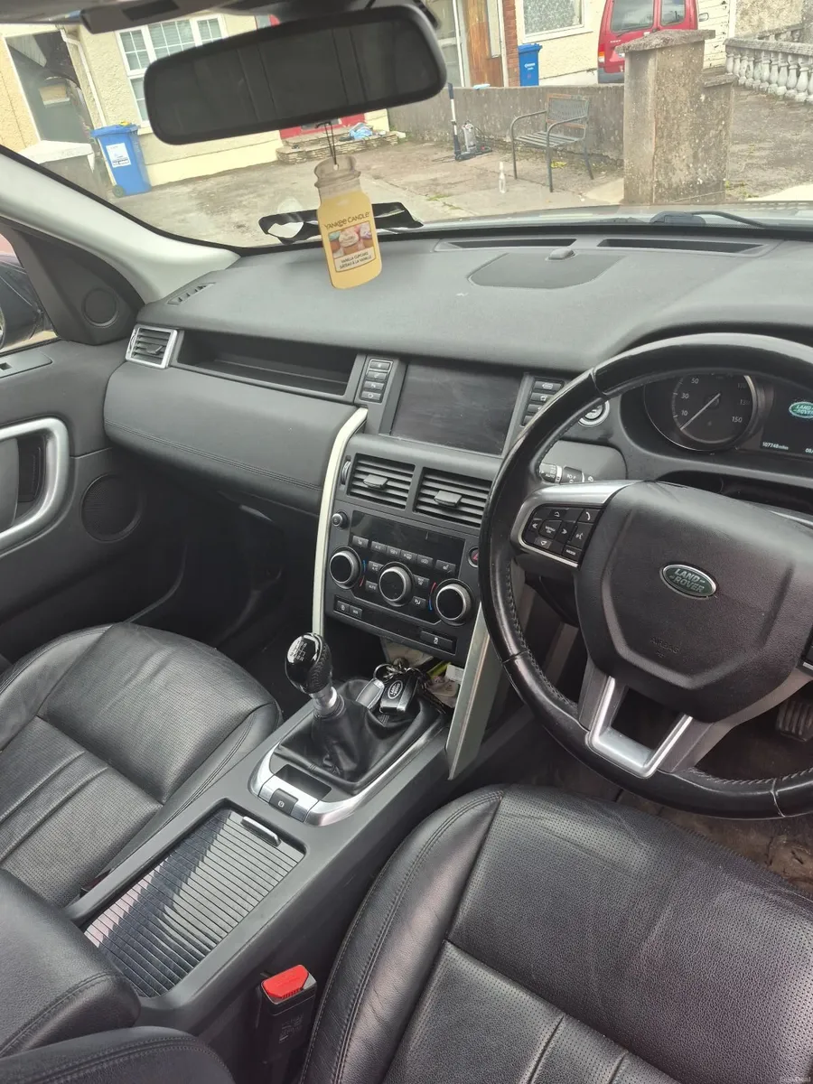 Land Rover Discovery Sport 2018 - Image 5