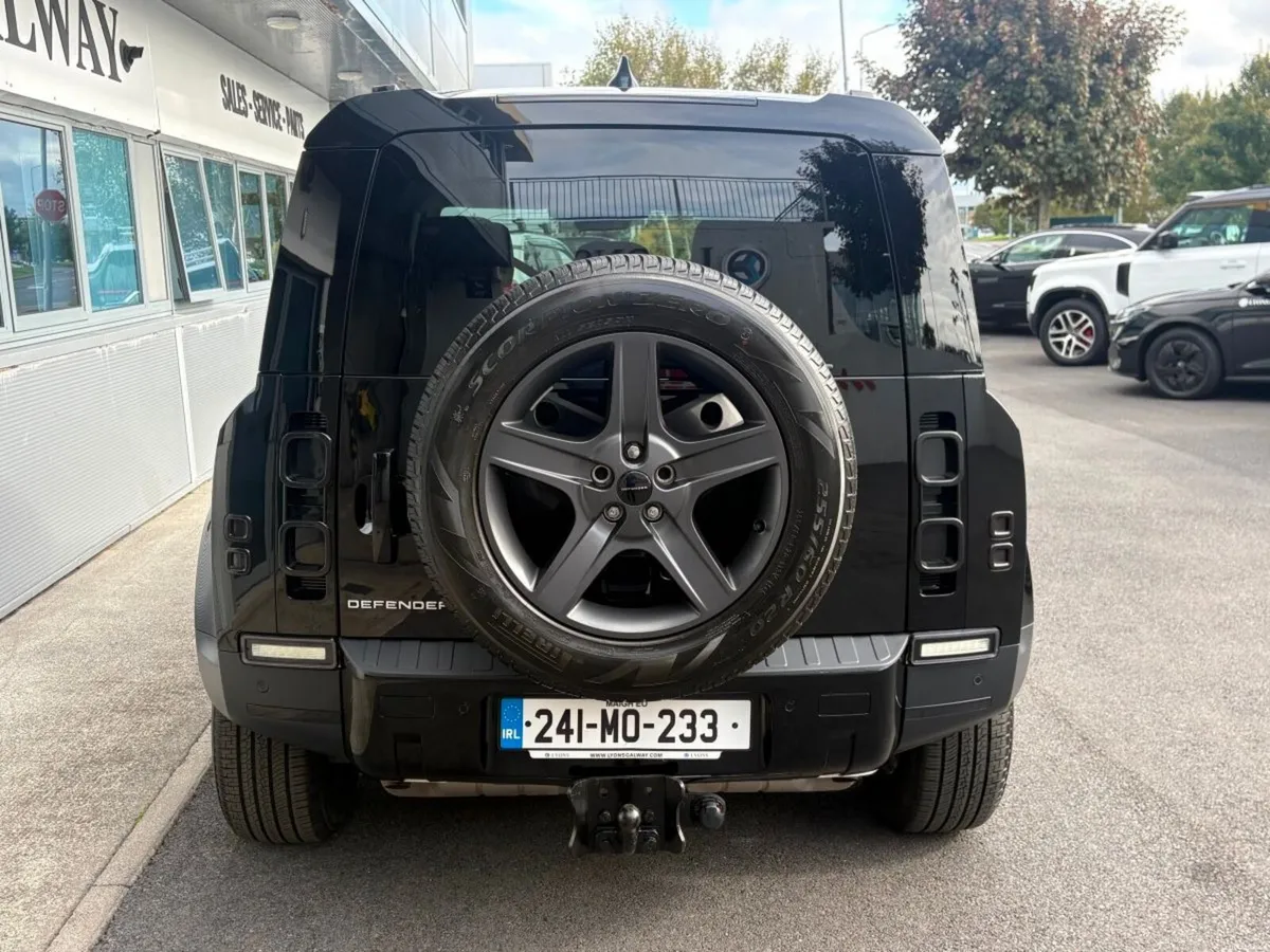 Land Rover Defender Plug in Hybrid / Low Mileage W - Image 5