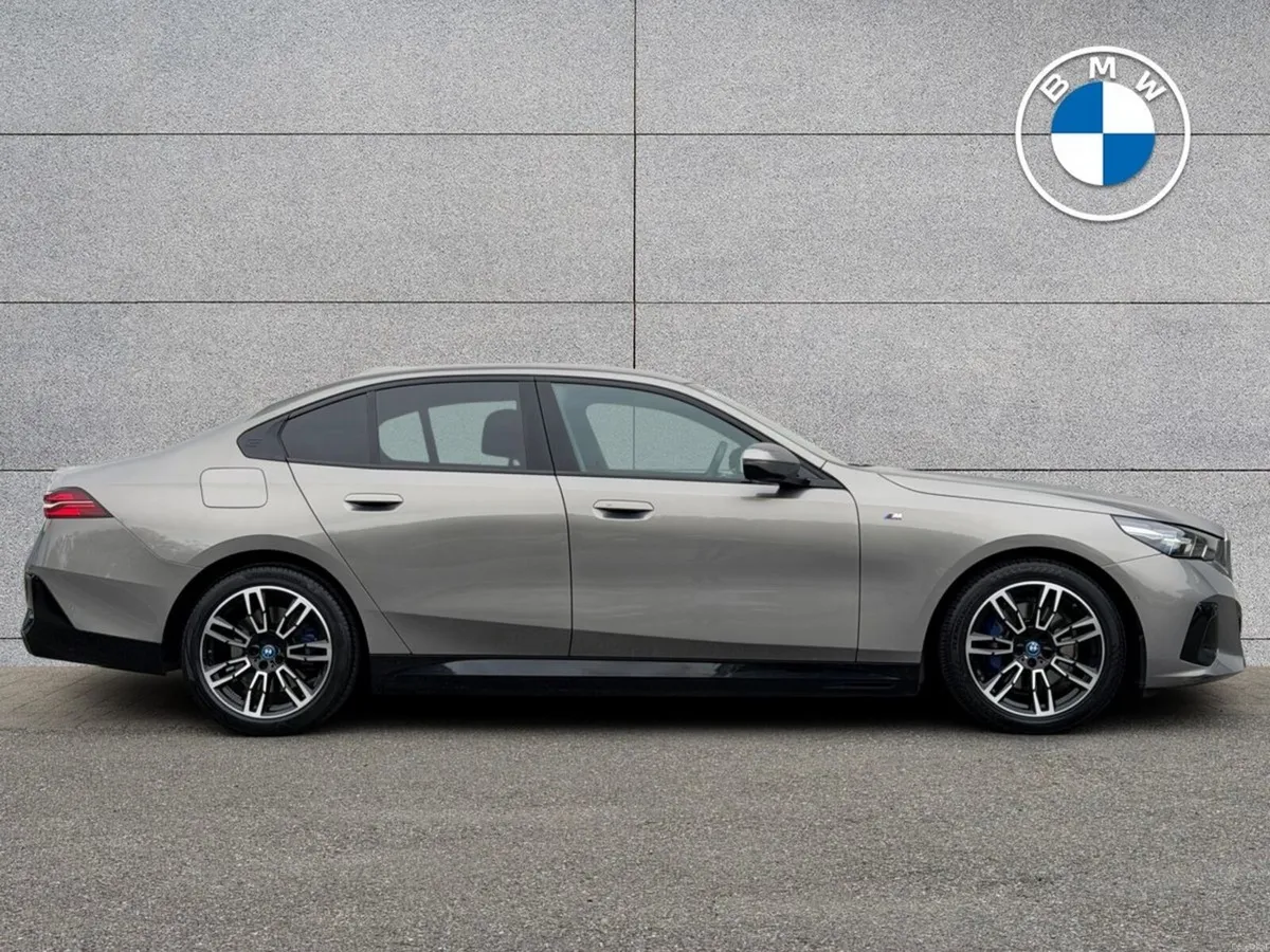 BMW 5-Series 530e M Sport Saloon - Image 3