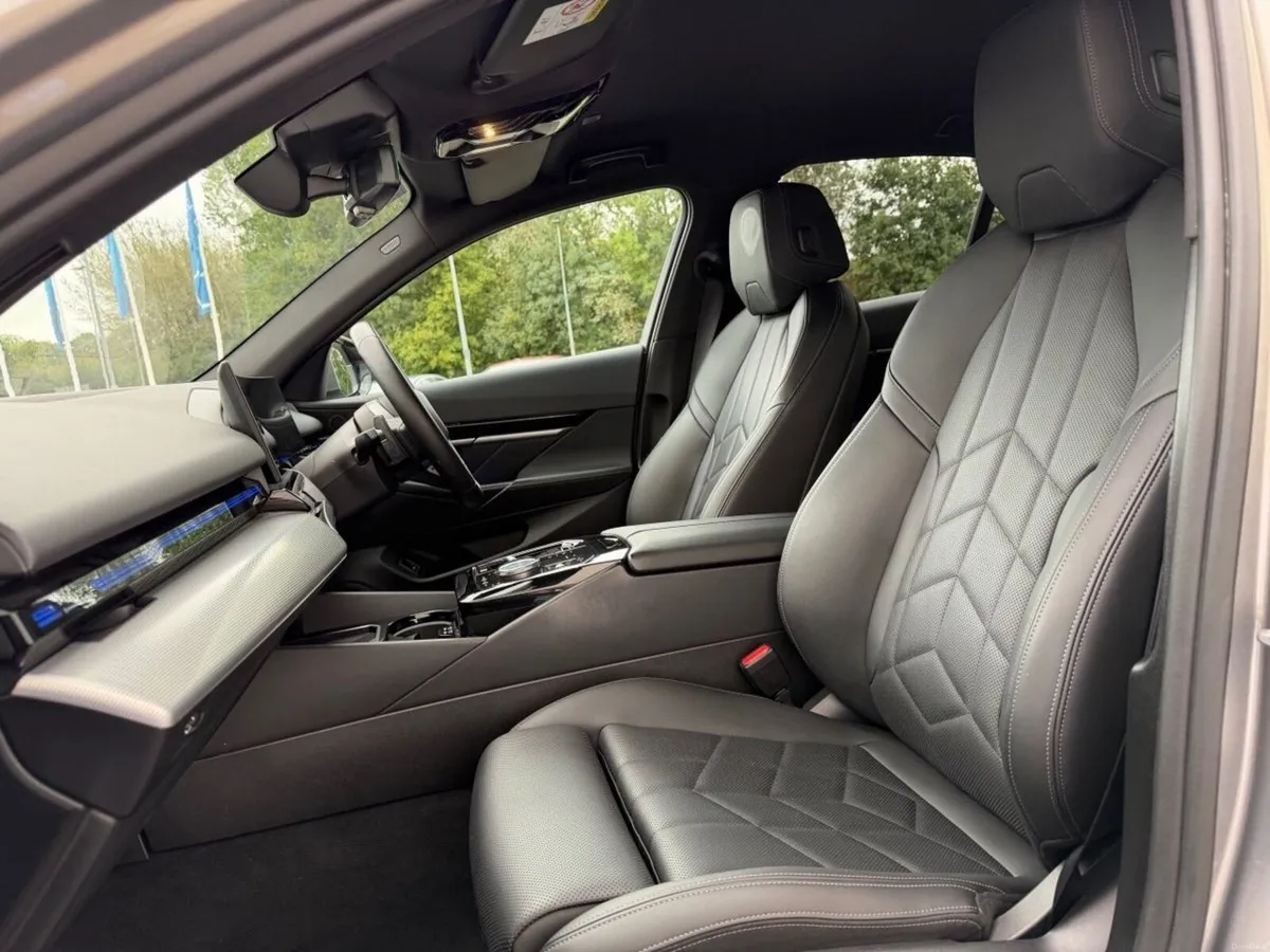 BMW 5-Series 530e M Sport Saloon - Image 6