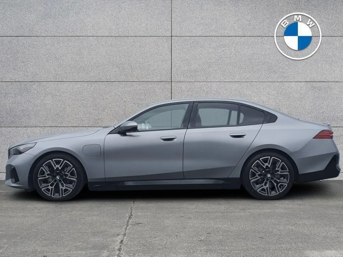 BMW 5-Series 530e M Sport Pro Saloon - Image 3
