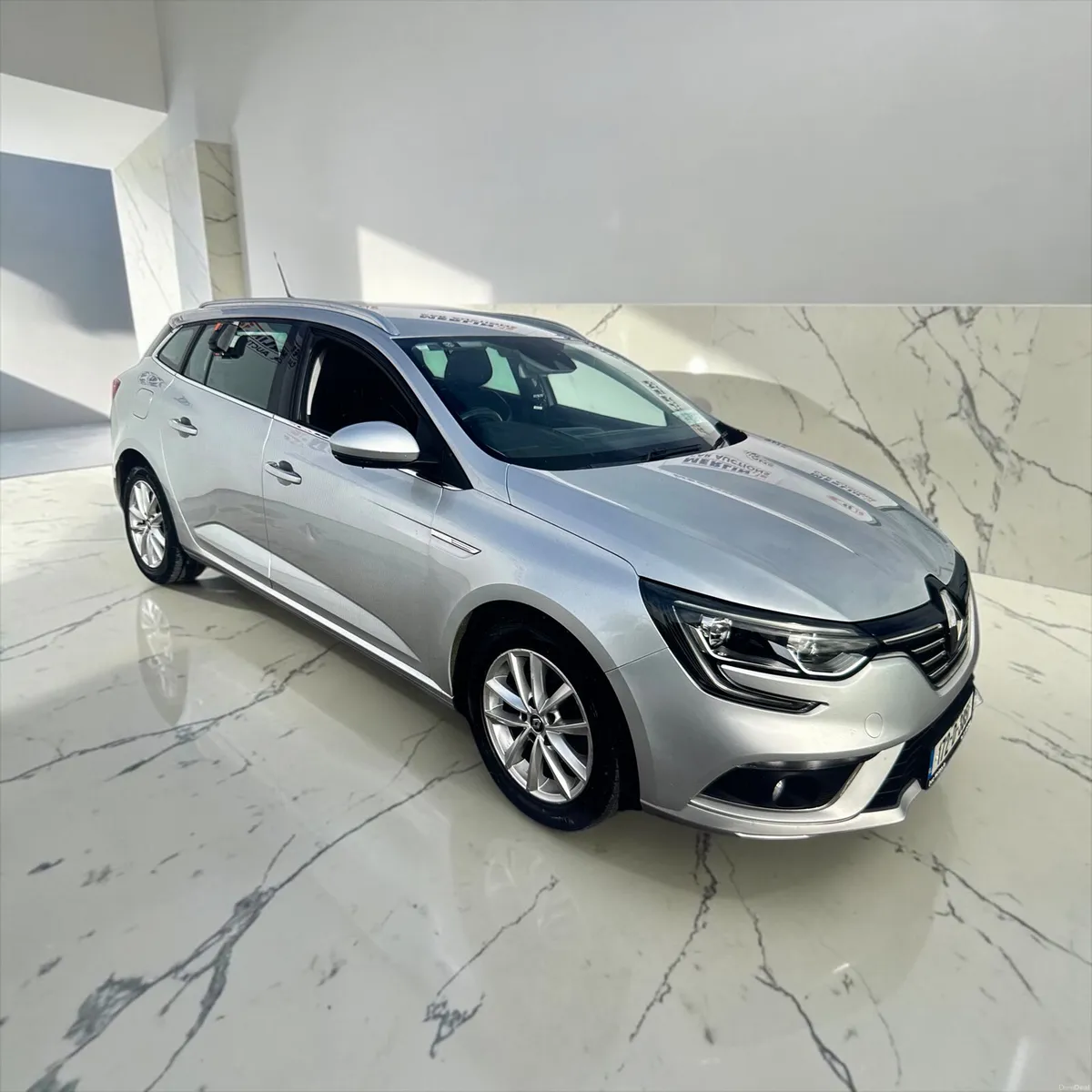 2017 Renault Megane 1.5 dCi 110 DYNAMIQUE NAV - Image 1
