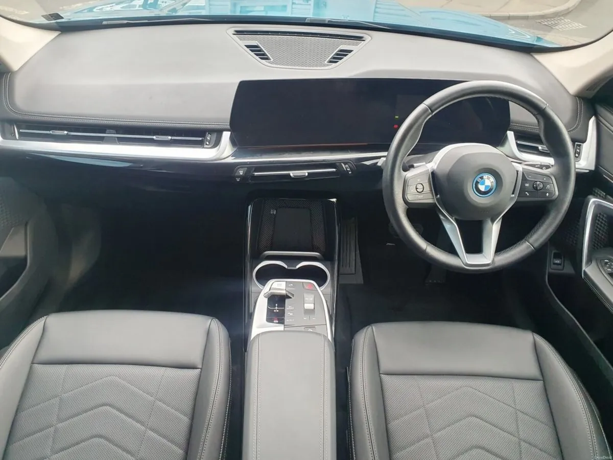 BMW iX1 xDrive30 xLine - Image 4