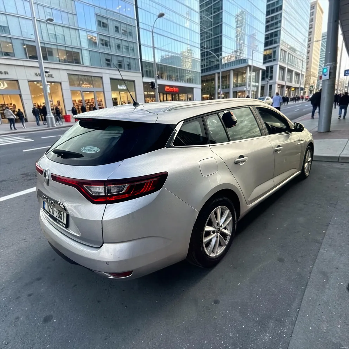 2017 Renault Megane 1.5 dCi 110 DYNAMIQUE NAV - Image 2