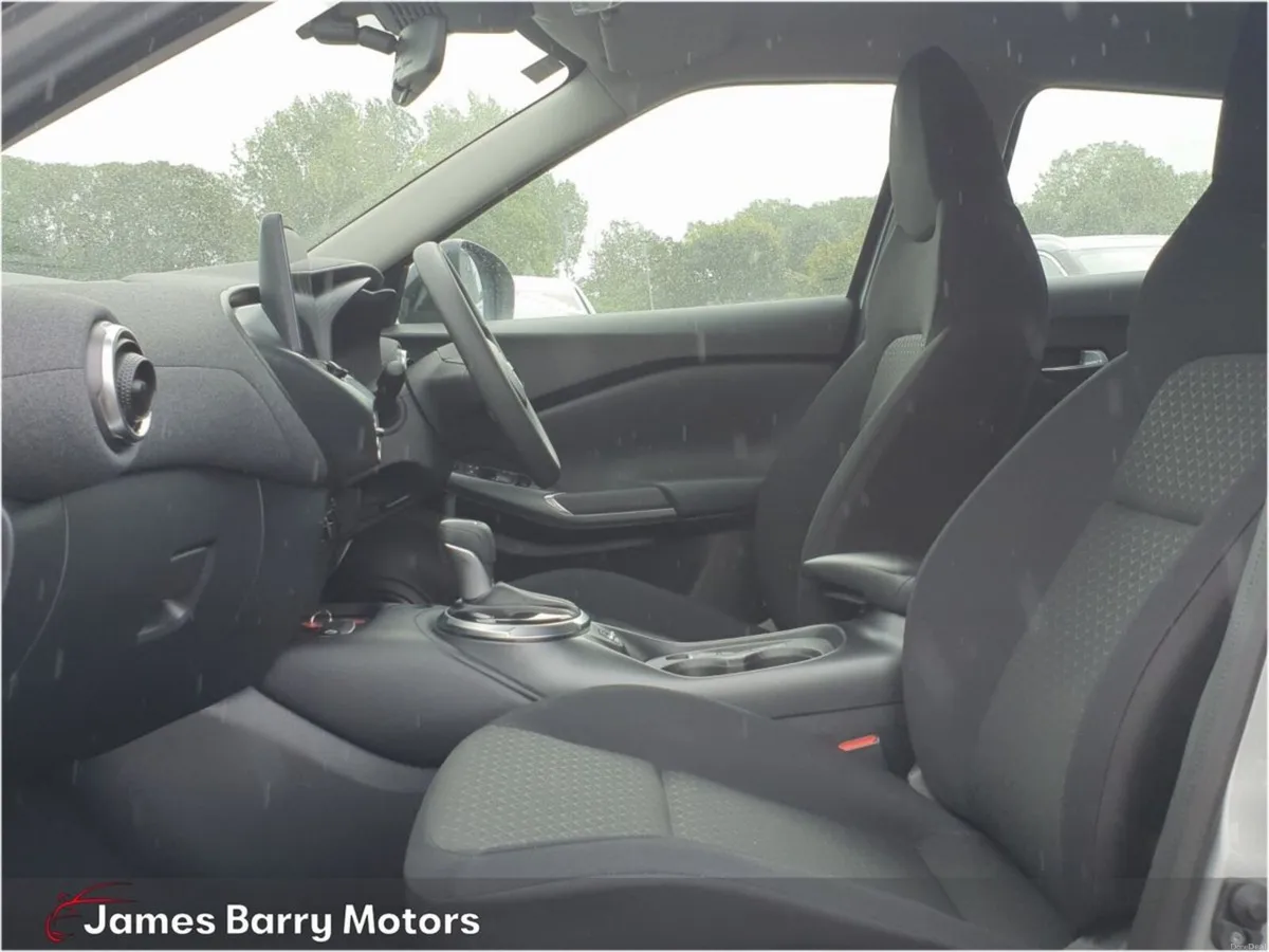 Nissan Juke 1.6 HYBRID SV // Great Value Save over - Image 3