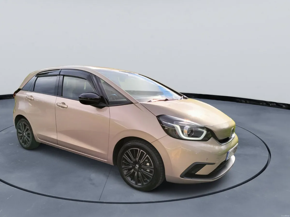 2021 Honda Fit e:HEV HOME Maison – Special edition - Image 2